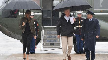 Donald und Melania Trump auf dem Weg nach Texas.