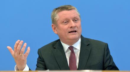 Bundesgesundheitsminister Hermann Gröhe (CDU) fürchtet, der Staat könne zum Handlanger bei Selbstmorden werden. 