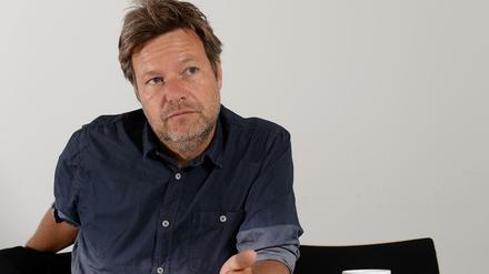 Robert Habeck (Bündnis 90/Die Grünen), stellvertretenden Ministerpräsident und zum Minister für Energiewende, Landwirtschaft, Umwelt, Natur und Digitalisierung in Schleswig-Holstein.