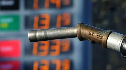 Farbenlehre. Diesel und Benzin bleiben noch für Jahre der dominante Brennstoff der Autoindustrie.