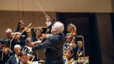 Schwungrad. Barenboim dirigiert seine Staatskapelle.