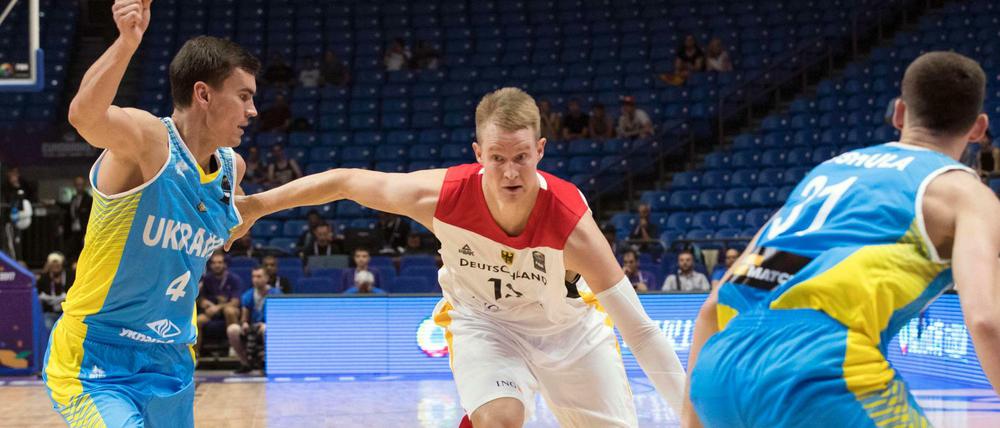 Kann auch gut dribbeln. Robin Benzing spielte stark im Auftaktspiel gegen die Ukraine.