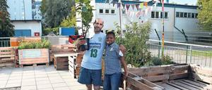 Alles steht bereit. Yamen Alhaggar und Fuad wohnen in der Gemeinschaftsunterkunft. Sie machen auch mit beim Freiwilligentag am kommenden Freitag. 