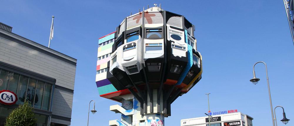 Bierpinsel in der Schloßstraße in Berlin-Steglitz.