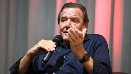 Altkanzler Gerhard Schröder in Rotenburg bei einer Wahlkampfveranstaltung der SPD. 