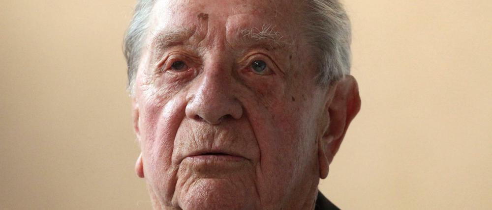 Er war mit seinen Filmen Stammgast in Cannes. Der ungarische Regisseur Karoly Makk.