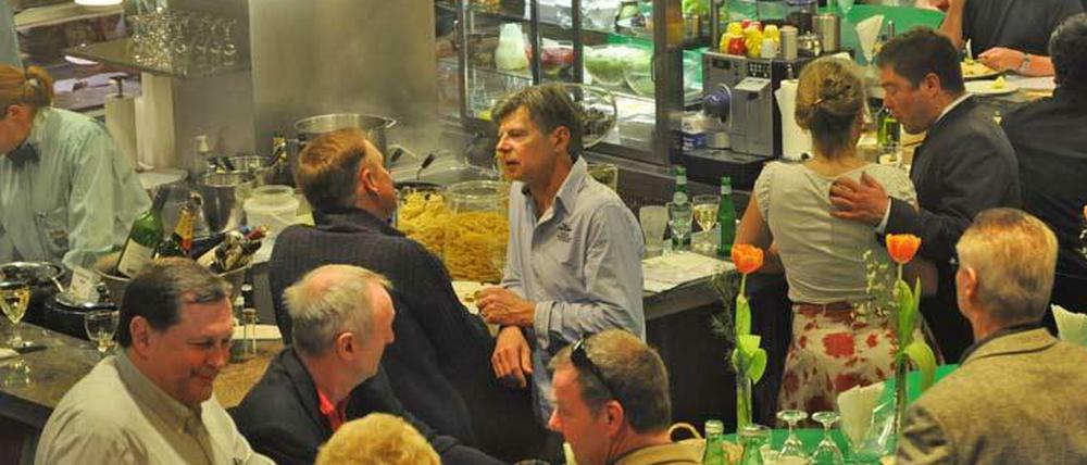 In der Pasta-Ecke kann man zuschauen, wie alles frisch zubereitet wird.
