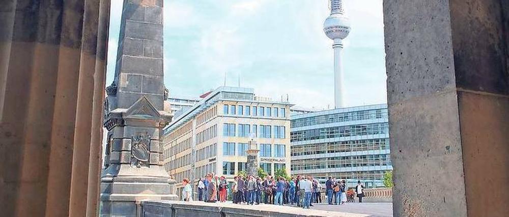 Zu Fuß zum Weltkulturerbe. Die Museumsinsel ist ein Hauptziel für Touristen. 