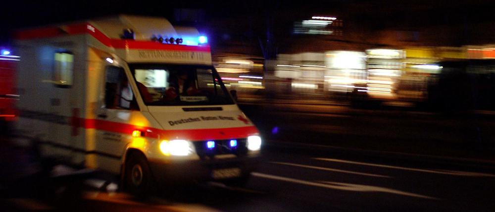 Rettungswagen im Einsatz (Symbolbild)