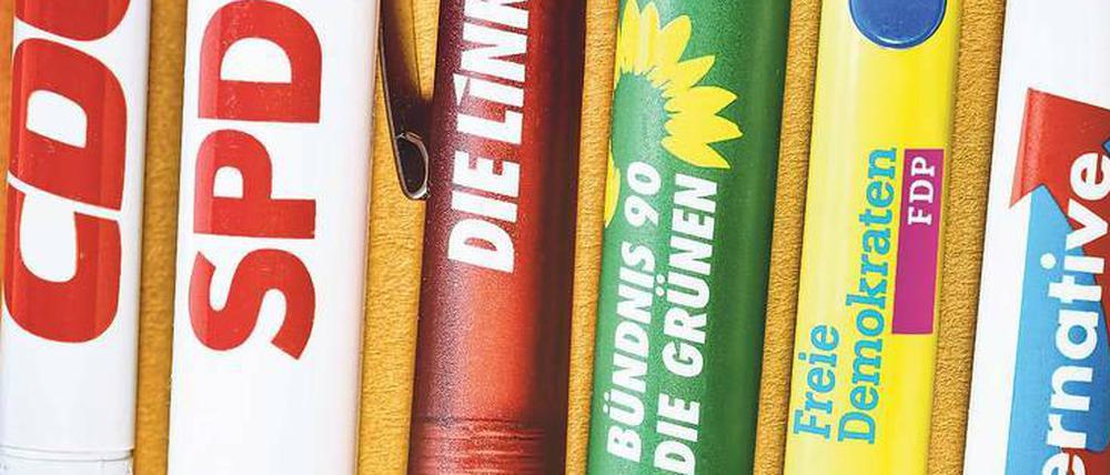Was Studierende verdienen. Wer studiert, soll auch dann Geld vom Staat bekommen, wenn die Eltern gut verdienen, meinen die Linke, die Grünen und die FDP. Die SPD hingegen will das bisherige Prinzip beim Bafög beibehalten, es aber „an die vielfältigen Bildungswege anpassen“ und die Fördersätze regelmäßig erhöhen. Union und AfD thematisieren das Bafög nicht im Programm.
