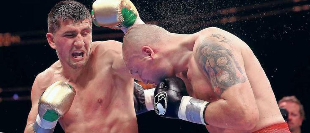 Augen zu und drauf. Wenn Marco Huck (links) am Samstag in der Max-Schmeling-Halle auf Weltmeister Alexandr Usyk aus der Ukraine trifft, ist der Berliner Außenseiter.