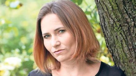 Andrea Ringelstetter ist freie Fernsehautorin und arbeitet hauptsächlich für die RBB-Fernsehmagazine „Zibb“ und „Super.Markt“.