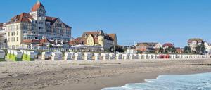 Der Urlauber muss ins Runde. Oder ins Eckige? Am Design der Strandkörbe lässt sich erkennen, ob man sich an Nordsee oder Ostsee befindet.