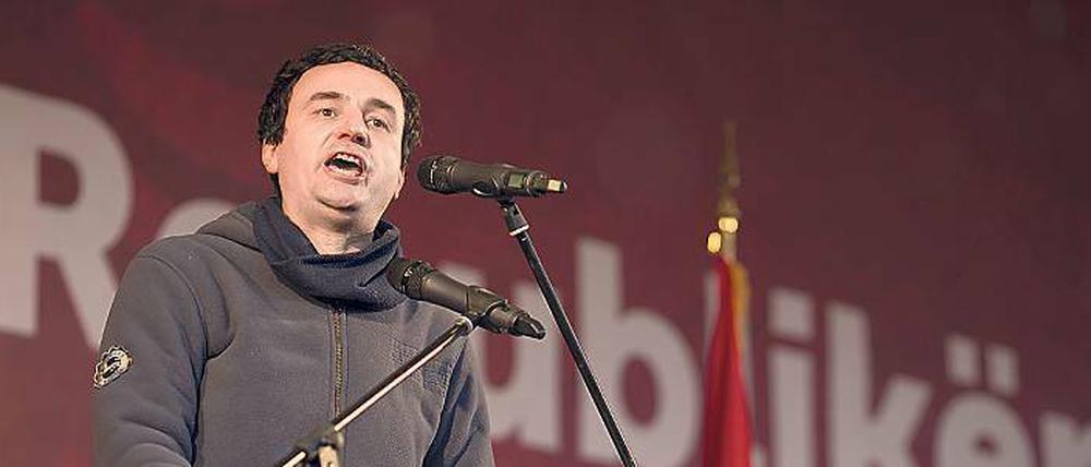 Gern im Pulli. Albin Kurti bei Protesten 2015, heute trägt er auch Anzug.
