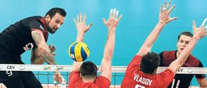 Wuchtig eingesprungen. Georg Grozer (links) war bei der Europameisterschaft in Polen einer der Leistungsträger der starken deutschen Nationalmannschaft.