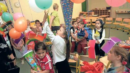 Viel mehr Kinder - viel mehr Lehrer. Diese Gleichung bereitet nicht nur in Berlin Schwierigkeiten.