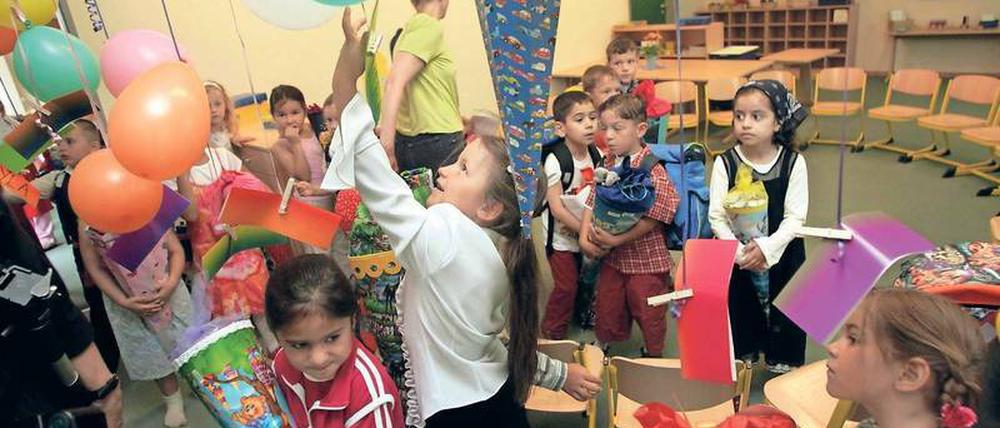 Viel mehr Kinder - viel mehr Lehrer. Diese Gleichung bereitet nicht nur in Berlin Schwierigkeiten.