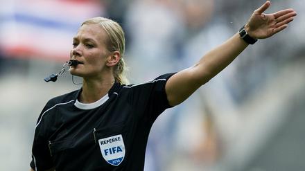 Bisher pfiff Schiedsrichterin Bibiana Steinhaus Spiele der zweiten und dritten Bundesliga. 