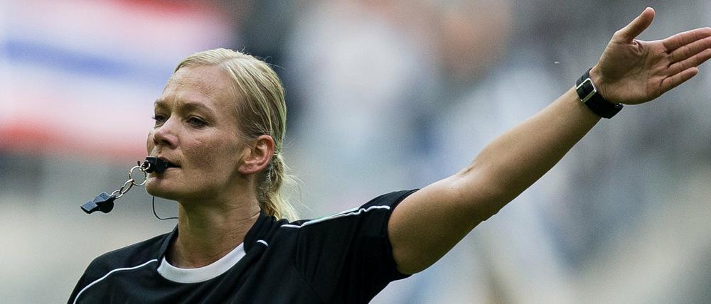 Bisher pfiff Schiedsrichterin Bibiana Steinhaus Spiele der zweiten und dritten Bundesliga.