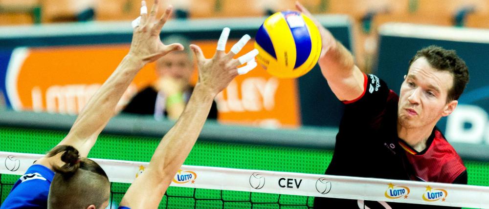 Die deutsche Nationalmannschaft um Denys Kaliberda steht nach einem 3:1-Sieg über Tschechien im EM-Halbfinale