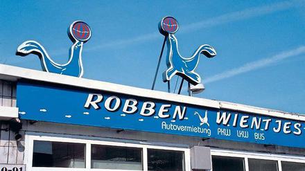 Umzugshelfer. Robben &amp; Wientjes ist vor allem wegen seiner Kleintransporter bekannt. In Berlin gibt es vier Standorte.