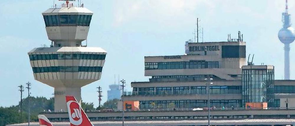 Umstritten. Vor Volksentscheid wirft die Tegel-Initiative dem Senat einen Verstoß gegen das Abstimmungsgesetz vor.