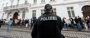 Schlangen vor dem Landgericht: Der Freiburger Prozess gegen Hussein K. zog am Dienstag viel Interesse auf sich.
