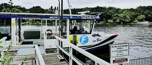 Die Fähre F 11 verbindet Baumschulenweg mit Oberschöneweide.