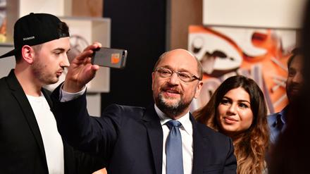 Sich selbst ins Bild gesetzt. Martin Schulz beim Youtube-Interview mit Marcel Althaus und Nihan Sen.
