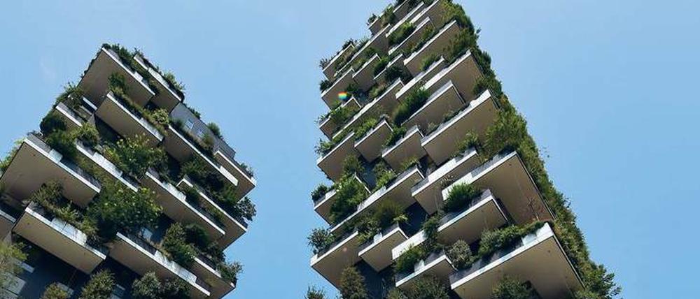 Gartenturm. Der „Bosco Verticale“-Turm in Mailand, 2015. 