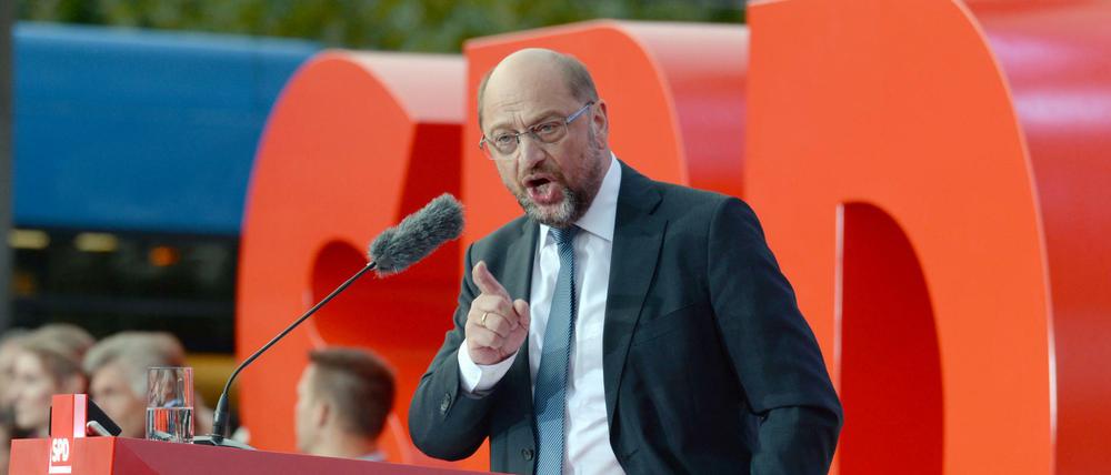 SPD-Kanzlerkandidat Martin Schulz spricht bei einer Wahlkampfveranstaltung in Kassel.