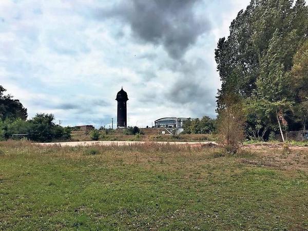 Zu bebauende Brache an Ostkreuz und Rummelsburger See.