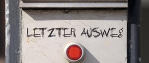 Alarmstufe Rot. Hier bitte nur im Notfall drücken. 