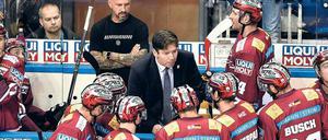 Redebedarf. Eisbären-Trainer Uwe Krupp hofft in Bremerhaven auf mehr als nur ein gutes Drittel seiner Mannschaft. 