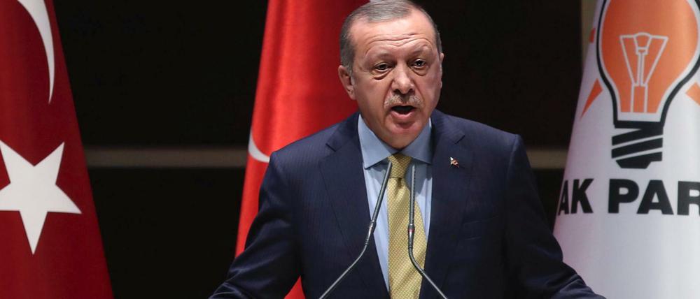 Der türkische Präsident Erdogan bei einem Treffen seiner Partei in Ankara.