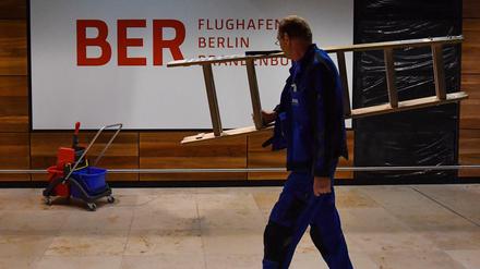 Dauerbaustelle. Sieht aus wie ein Flughafen, geht aber nicht in Betrieb.