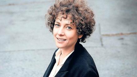 Sasha Marianna Salzmann, 1985 in Wolgograd geboren, lebt in Berlin und ist Hausautorin des Maxim Gorki Theaters. 