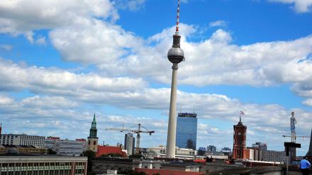 Planet im Zentrum. Mitte, das ist: Arbeiterviertel, Schickimickiviertel, Regierungsviertel, Armutsviertel, Szeneviertel, Hansaviertel …