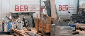 Baumaterial ist schon auf der Baustelle des Hauptstadtflughafens BER zu sehen. 