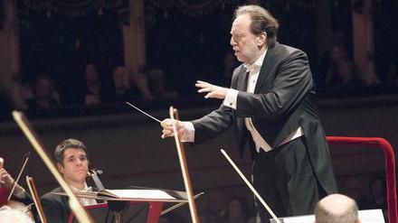 Chailly wurde 1953 in Mailand geboren. Seit 2015 ist er dort wieder Musikdirektor an der Scala.