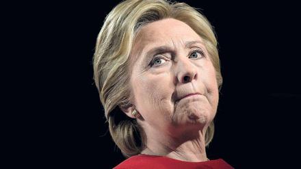 Hillary Clinton lässt nicht locker. Die Verliererin der US-Präsidentschaftswahl hat ein Buch geschrieben.