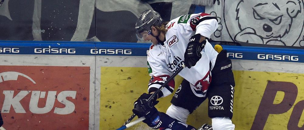 Ab nach Wolfsburg. Torsten Ankert (oben) wollte nicht zu den Eisbären.