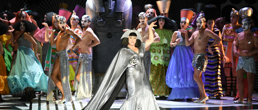 Was haben wir gelacht. Dagmar Manzel und „Die Perlen der Kleopatra“, 2016 ein Hit an der Komischen Oper.