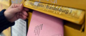 Das Rote ins Gelbe. Die Briefwahl wird in Berlin immer beliebter.