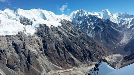 Zum Dahinschmelzen. So wie der Shalbachum-Gletscher im nepalesischen Teil des Himalayas sind alle Eismassen des „Dritten Pols“ der Erde vom Klimawandel bedroht.