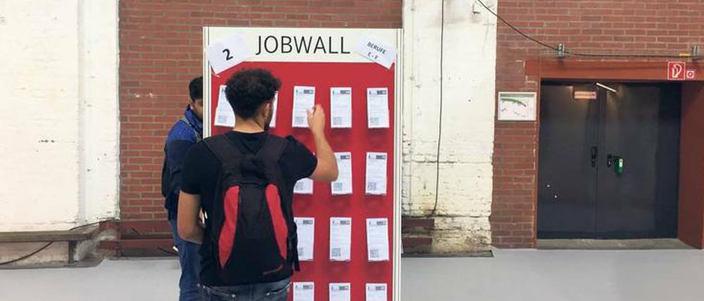 Rund 400 Ausbildungsangebote hängen an der „Jobwall“.