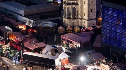 Verwüstung nach dem Massenmord. Der vom Tunesier Anis Amri geraubte Truck am 20.12.2016 am Breitscheidplatz in Berlin.