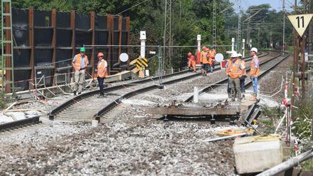 Bauarbeiten an der Baustelle des Bahntunnels Rastatt (Baden-Württemberg).