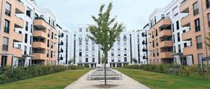 Schöner Wohnen wollen viele, aber immer weniger können sich das leisten. Haushalte mit geringem Einkommen müssen inzwischen in den größten deutschen Städten fast vierzig Prozent ihres Geldes für die Miete aufbringen. 