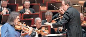 Zwischenräume. Riccardo Chailly und der Solist Leonidas Kavakos bei Brahms' Violinkonzert in der Philharmonie.